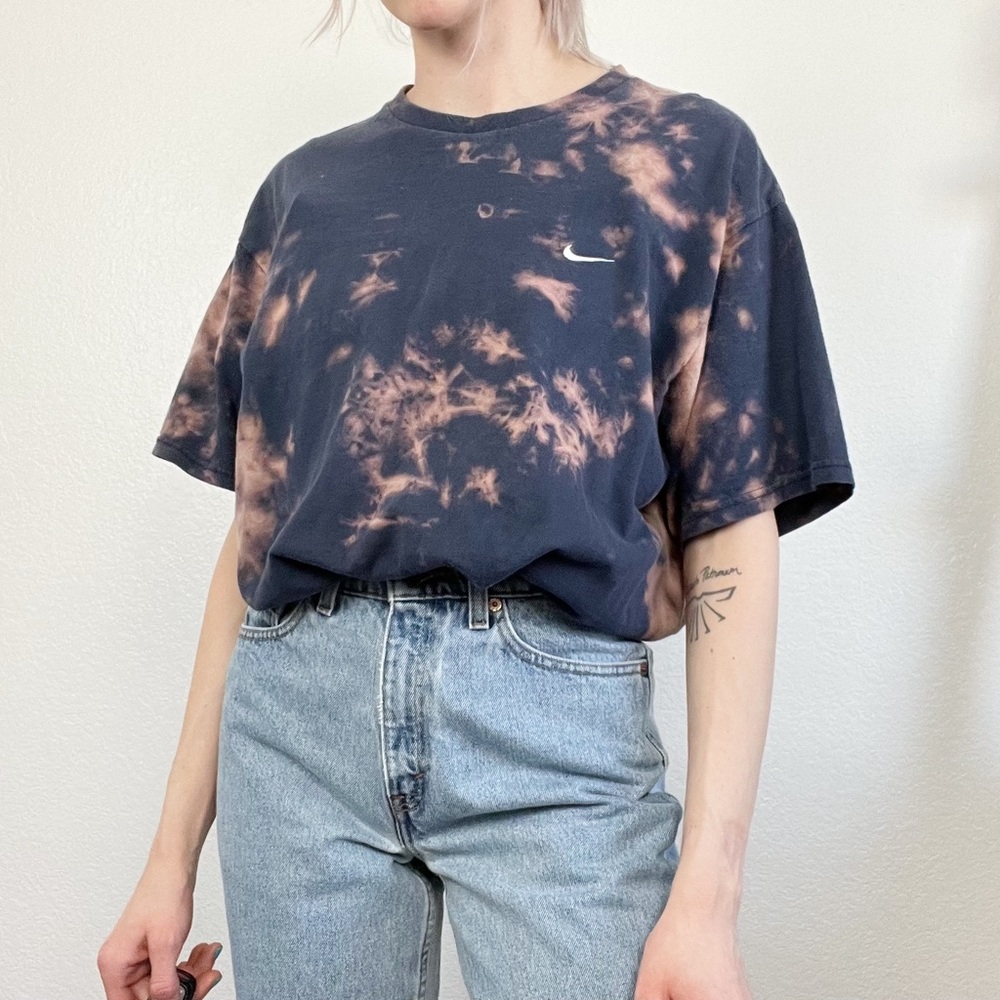 Nike Navy Blue Tye Dye T-Shirt Embroidered Swoosh Distressed Size Large Vintage
